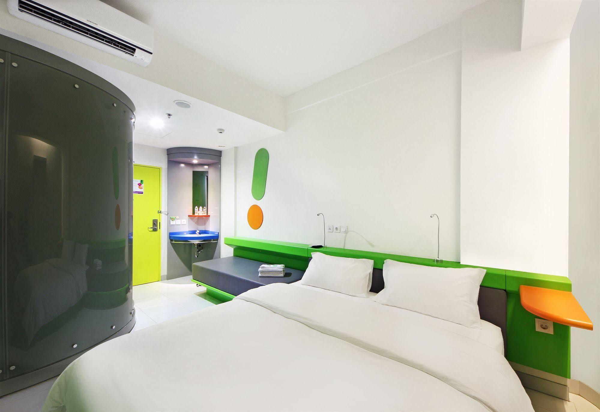 Pop! Hotel Tebet Yakarta Exterior foto