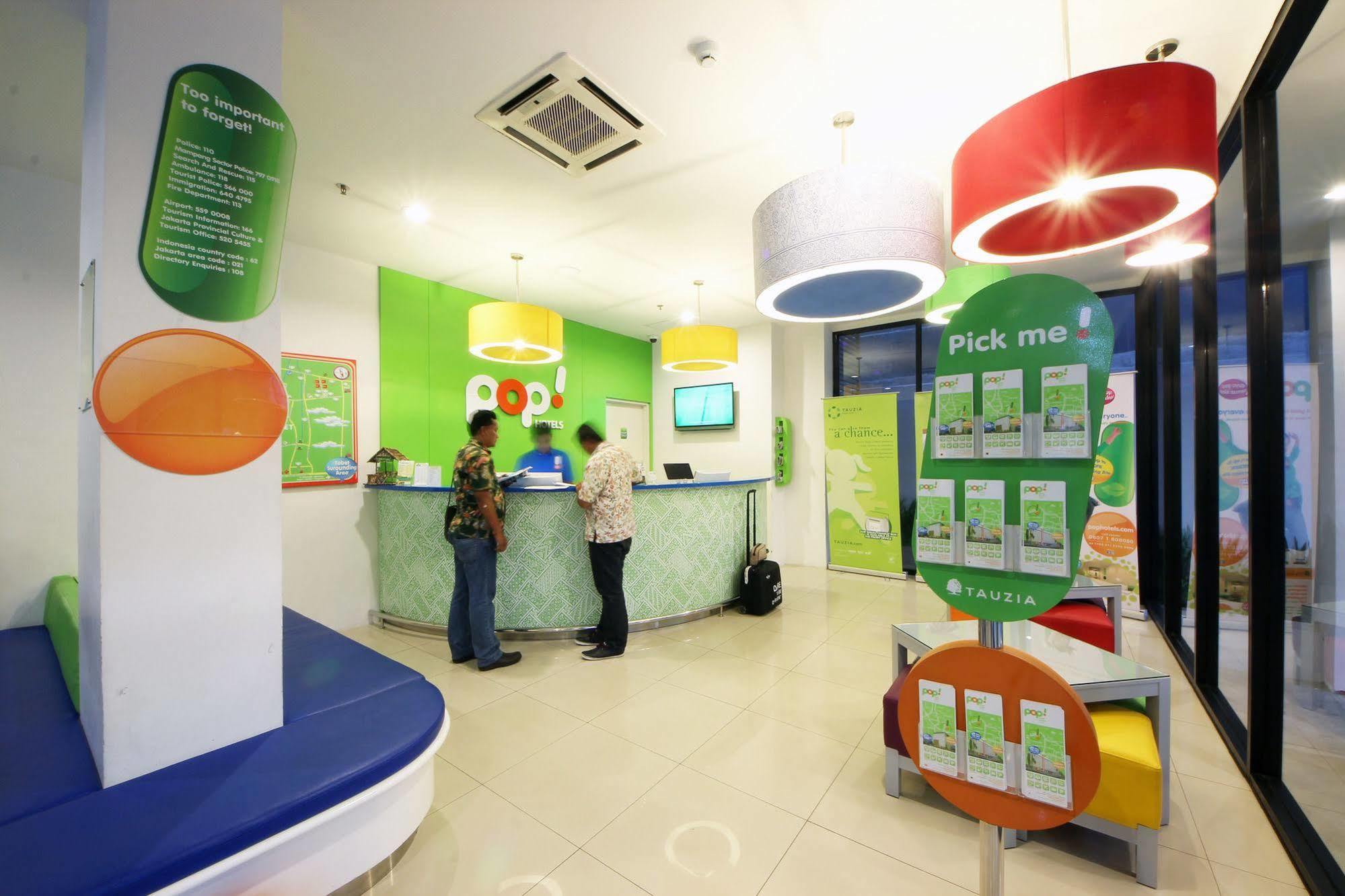 Pop! Hotel Tebet Yakarta Exterior foto