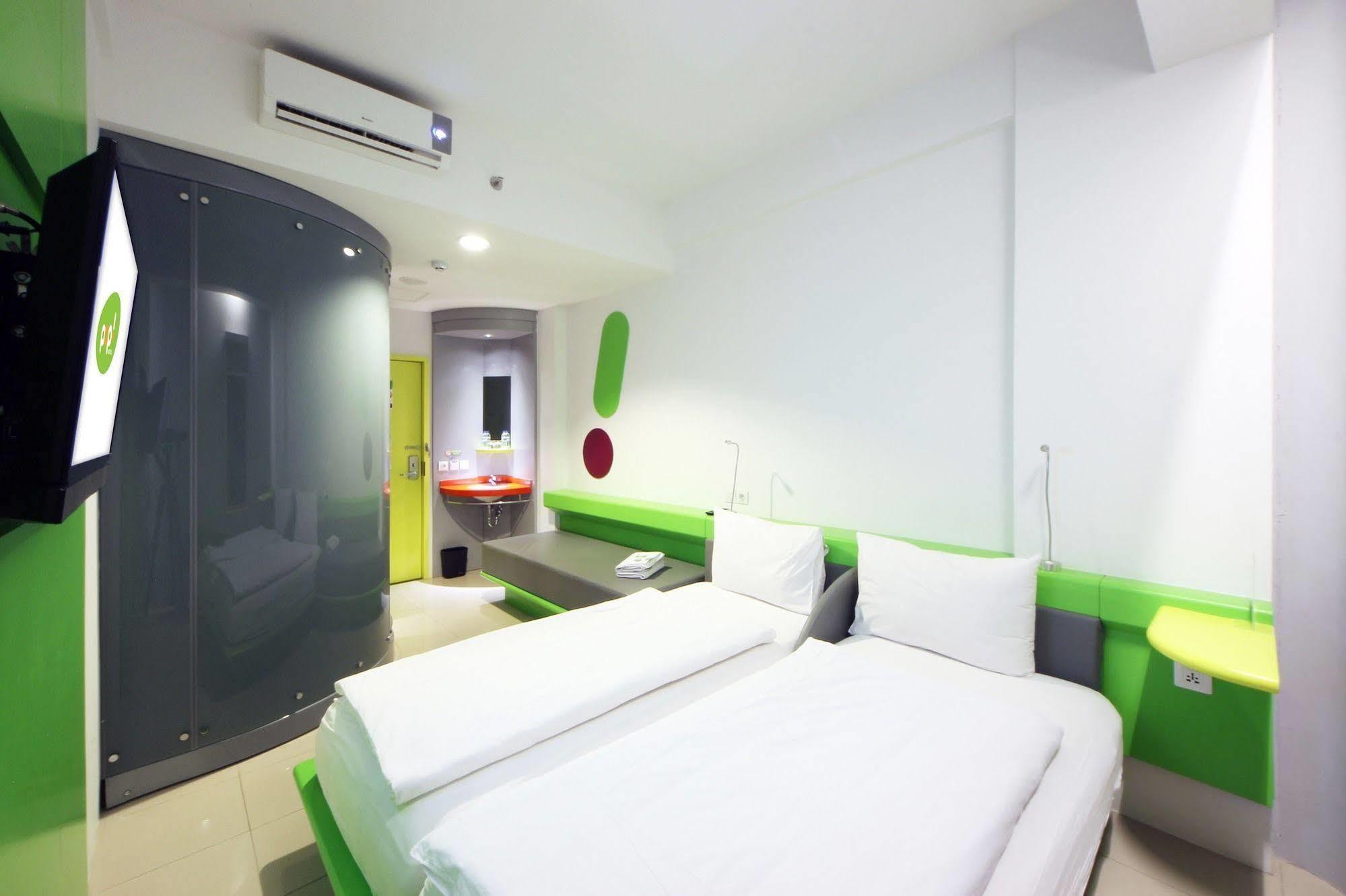 Pop! Hotel Tebet Yakarta Exterior foto